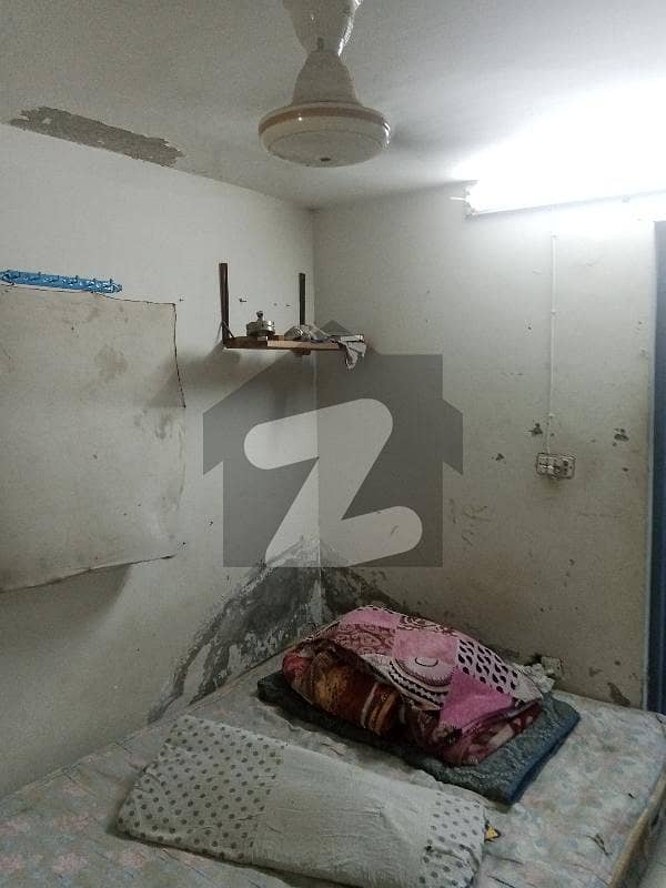 بحریہ ٹاؤن فیز 8 بحریہ ٹاؤن راولپنڈی راولپنڈی میں 1 کمرے کا 2 مرلہ کمرہ 18 ہزار میں کرایہ پر دستیاب ہے۔