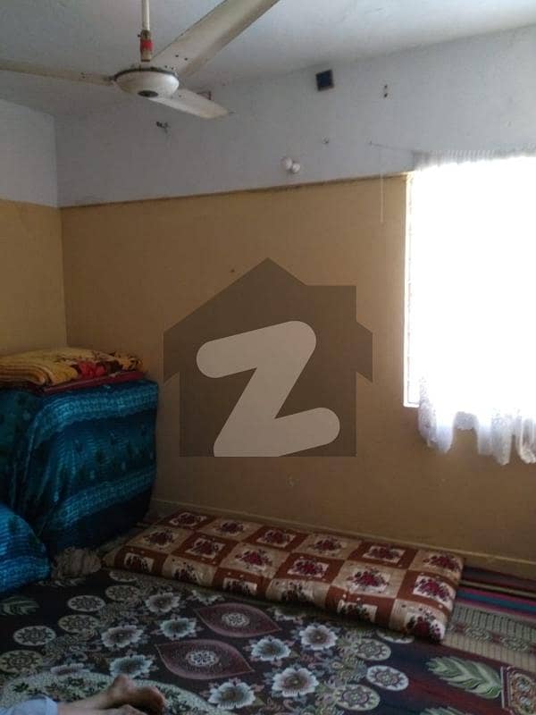 پیراڈائیز آرکیڈ ابوالحسن اصفہا نی روڈ کراچی میں 2 کمروں کا 3 مرلہ فلیٹ 18 لاکھ میں برائے فروخت۔