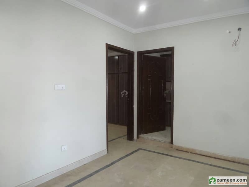 5 Marla Flat For Rent