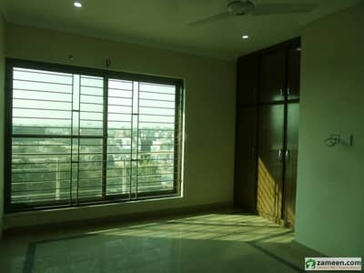 5 Marla Flat For Rent