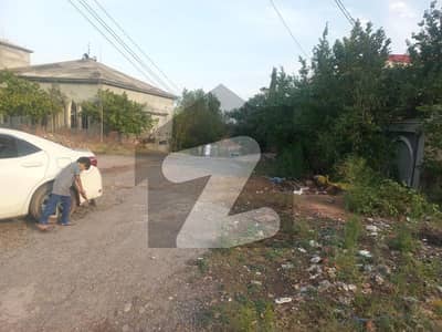 1 kanal plot located on main smily dam road for sale 60ft wide street