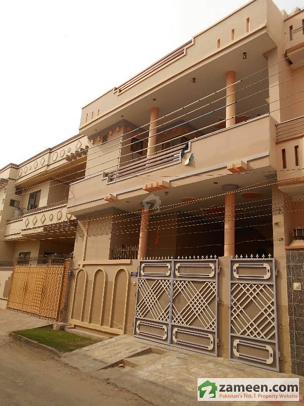 علامہ اقبال ٹاؤن بہاولپور میں 4 کمروں کا 5 مرلہ مکان 65 لاکھ میں برائے فروخت۔