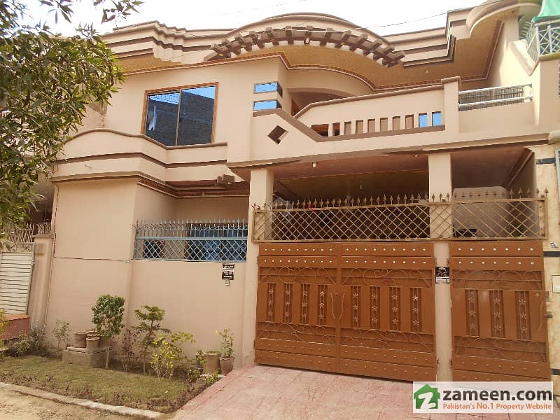 علامہ اقبال ٹاؤن بہاولپور میں 4 کمروں کا 6 مرلہ مکان 75 لاکھ میں برائے فروخت۔