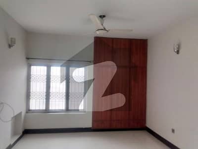 One Kanal Corner Upper Portion Available For Rent In Valencia Town Lahore