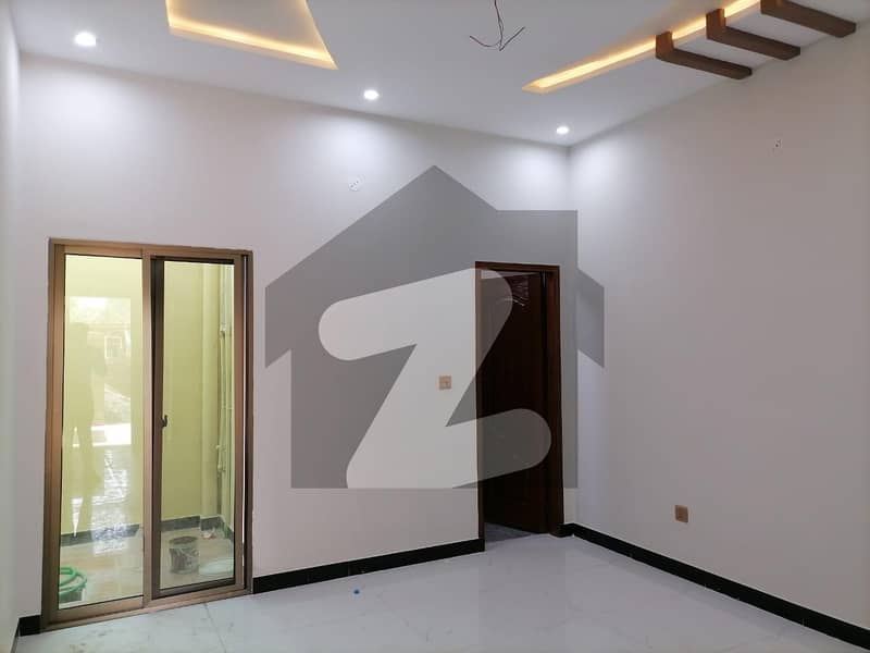 روز گارڈن بحریہ ٹاؤن لاہور میں 5 کمروں کا 8 مرلہ مکان 3.25 کروڑ میں برائے فروخت۔