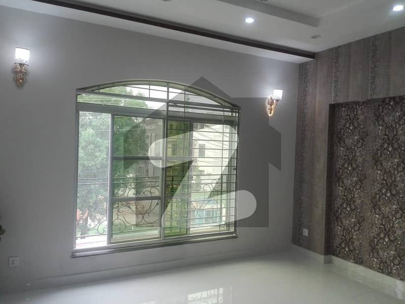 Unoccupied Upper Portion Of 10 Marla Is Available For Rent In Mustafa Town