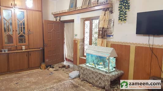 Corner House For Sale In Wahdat Colony Stop No 2 Near Ghosia Madrasa