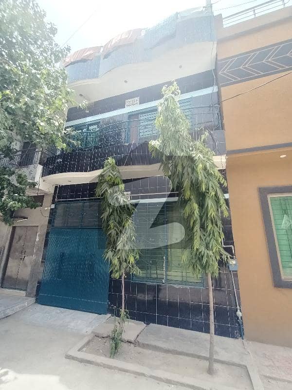 شیر شاہ کالونی بلاک ڈی شیرشاہ کالونی - راؤنڈ روڈ لاہور میں 4 کمروں کا 3 مرلہ مکان 90 لاکھ میں برائے فروخت۔
