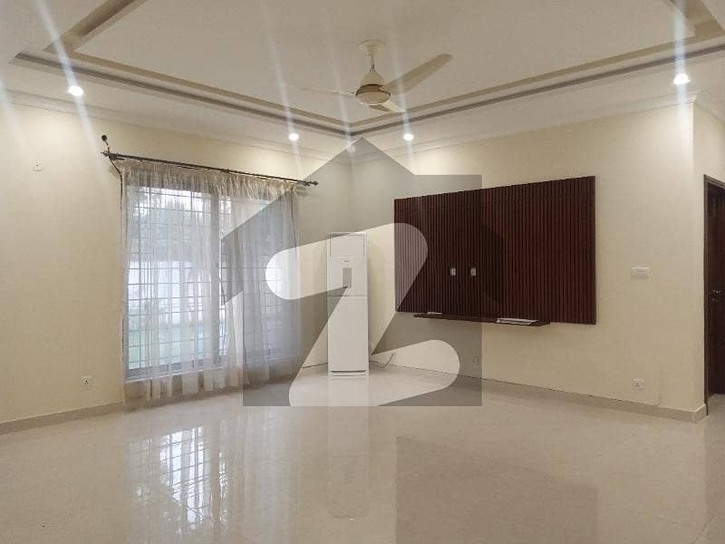 4 Beds Tiled Flooring Luxury Upper Portion For Rent In F8