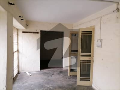 Stunning 26.5 Marla House In Liaqat Chowk Available