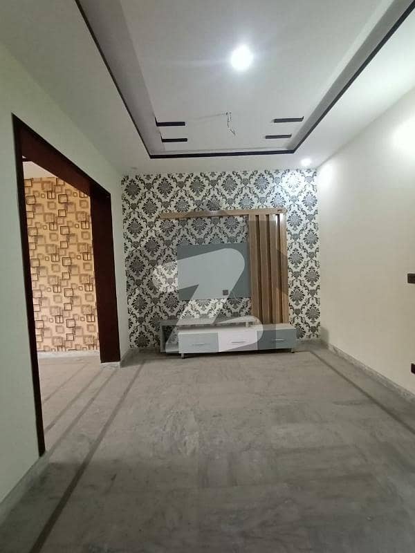 طارق گارڈنز ۔ بلاک ایچ طارق گارڈنز لاہور میں 5 کمروں کا 10 مرلہ مکان 3 کروڑ میں برائے فروخت۔