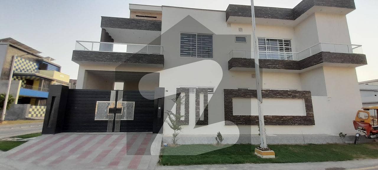 10 Marla Corner Double Storey Luxurious House For Sale