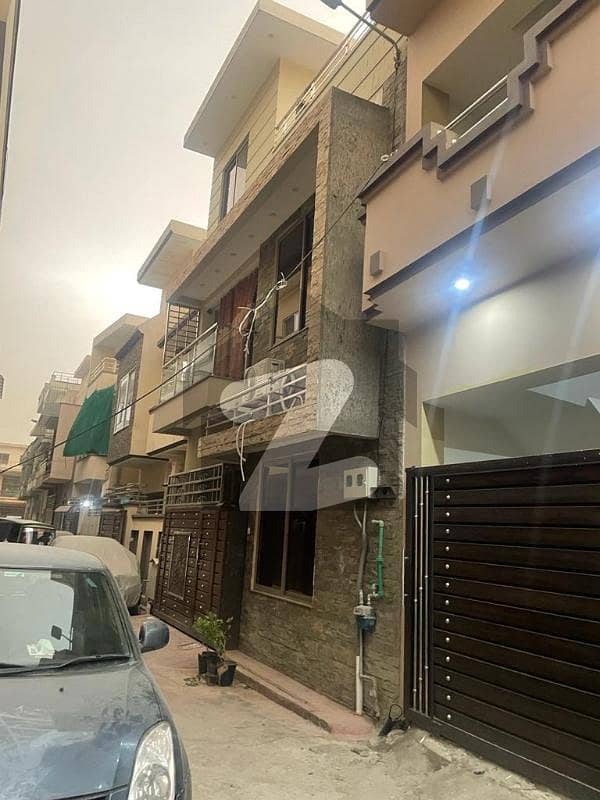 House Situated In Chandni Chowk For Sale