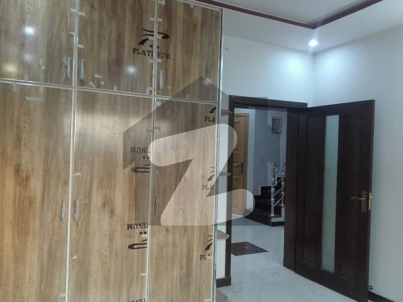 پنجاب یونیورسٹی سوسائٹی فیز 2 پنجاب یونیورسٹی ایمپلائیز سوسائٹی لاہور میں 3 کمروں کا 5 مرلہ مکان 1.38 کروڑ میں برائے فروخت۔
