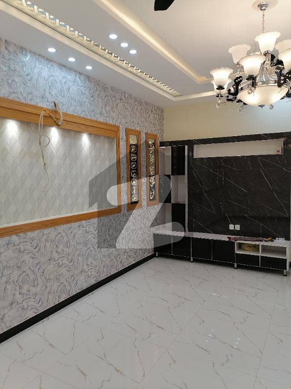 Bahria Phase 8 block F1 corner 10marla brand new house available for rent