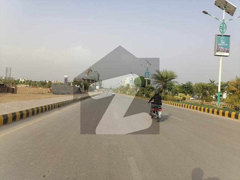 اسلام آباد ۔ پشاور موٹروے اسلام آباد میں 4 مرلہ کمرشل پلاٹ 55 لاکھ میں برائے فروخت۔