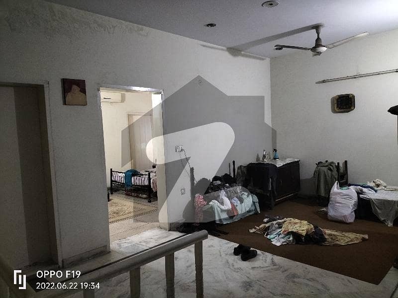 جوہر ٹاؤن لاہور میں 3 کمروں کا 5 مرلہ مکان 1.5 کروڑ میں برائے فروخت۔