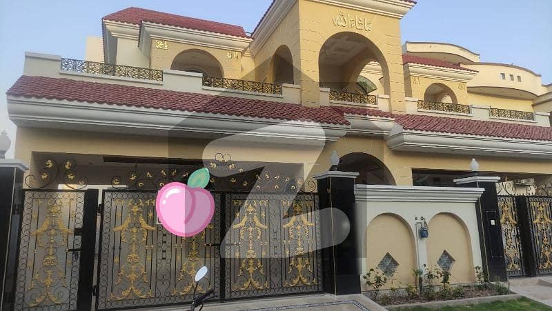 Prime Location and Beautiful House for Rent near Park Mosque and market