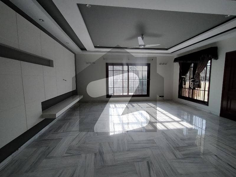 House Of 1800 Square Feet In Sharfabad Is Available