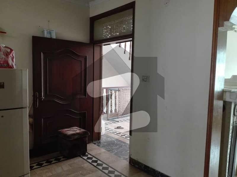 گارڈن ٹاؤن - طارق بلاک گارڈن ٹاؤن لاہور میں 3 کمروں کا 5 مرلہ مکان 1.65 کروڑ میں برائے فروخت۔