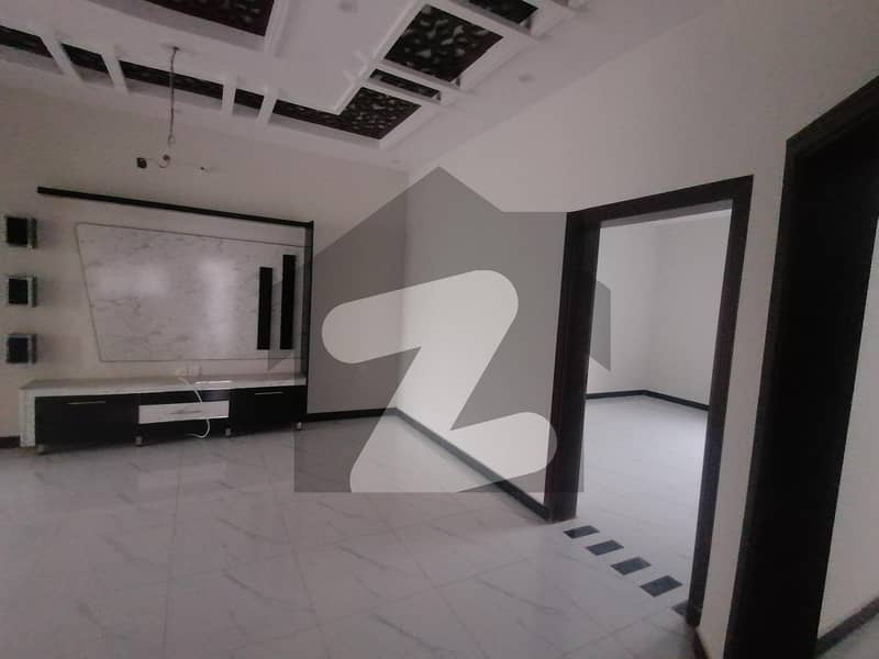 سٹی ہاؤسنگ سوسائٹی سیالکوٹ میں 4 کمروں کا 7 مرلہ مکان 2.44 کروڑ میں برائے فروخت۔