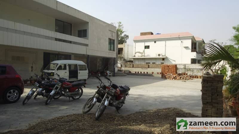 Commercial Plot For Sale In Gulberg Lahore