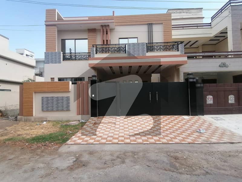 House For sale Is Readily Available In Prime Location Of Wapda Town Phase 2 - Block R