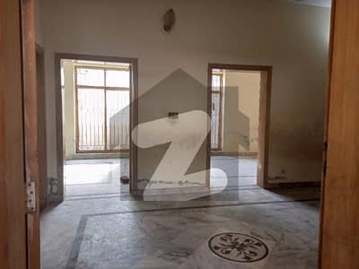 چٹھہ بختاور اسلام آباد میں 2 کمروں کا 5 مرلہ زیریں پورشن 25 ہزار میں کرایہ پر دستیاب ہے۔
