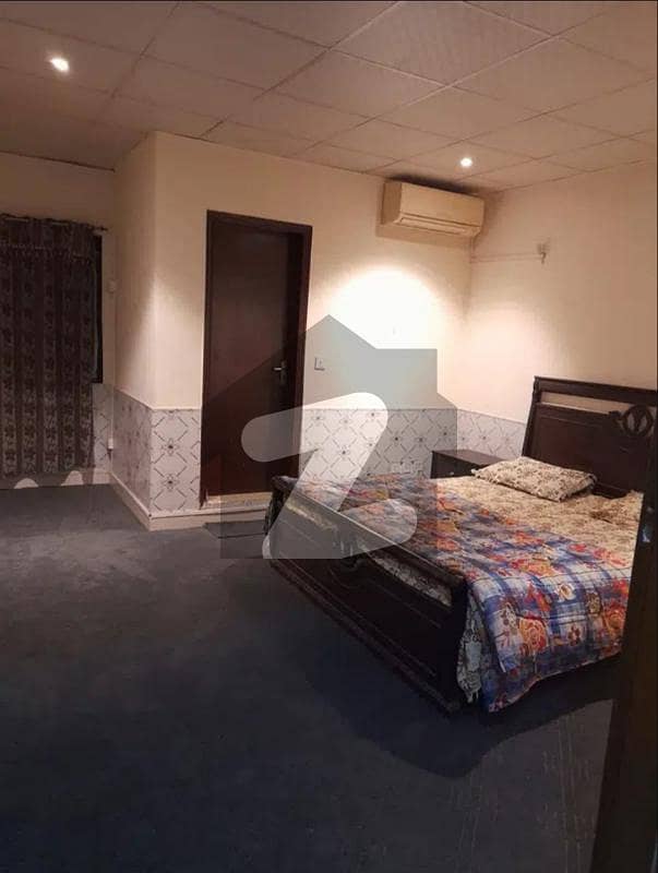 ایف ۔ 11 مرکز ایف ۔ 11 اسلام آباد میں 2 کمروں کا 6 مرلہ فلیٹ 1.65 کروڑ میں برائے فروخت۔
