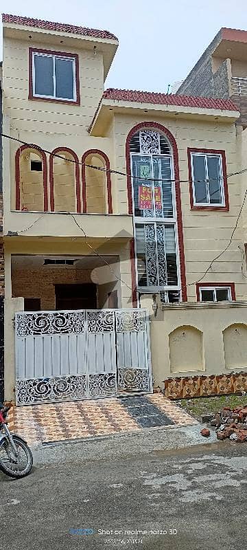 عامر ٹاؤن ہربنس پورہ لاہور میں 5 کمروں کا 5 مرلہ مکان 1.25 کروڑ میں برائے فروخت۔