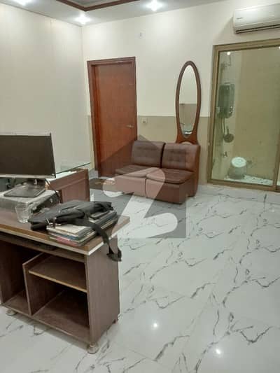 ماڈل ٹاؤن لِنک روڈ ماڈل ٹاؤن لاہور میں 2 کمروں کا 5 مرلہ فلیٹ 30 ہزار میں کرایہ پر دستیاب ہے۔