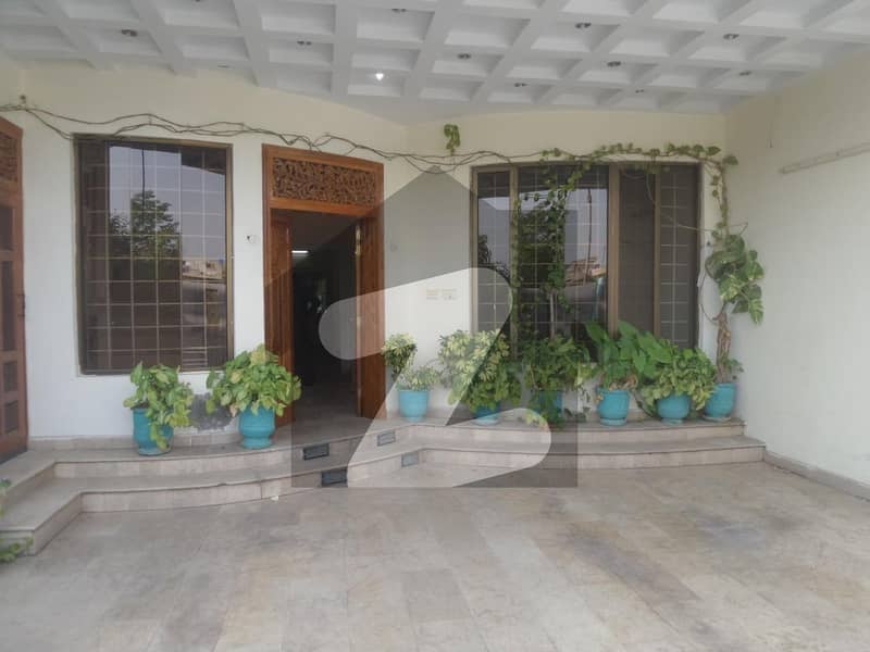 1800 Square Feet House Is Available In Affordable Price In G-13/2