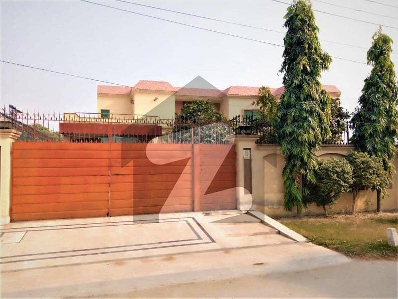 2 KANAL HOUSE FOR SALE WITH BEAUTIFUL LAWN