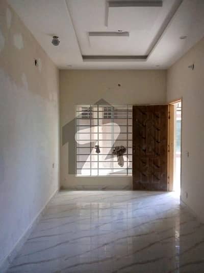 شیر علی روڈ لاہور میں 3 کمروں کا 3 مرلہ مکان 85 لاکھ میں برائے فروخت۔