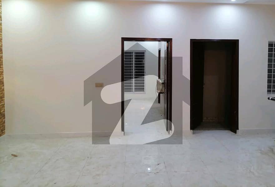 ایڈن ریزیڈینشیا ایڈن لاہور میں 2 کمروں کا 5 مرلہ زیریں پورشن 23 ہزار میں کرایہ پر دستیاب ہے۔