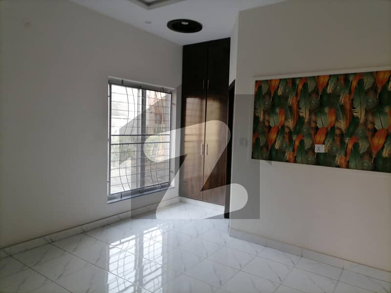 ایڈن ریزیڈینشیا ایڈن لاہور میں 5 کمروں کا 5 مرلہ مکان 50 ہزار میں کرایہ پر دستیاب ہے۔