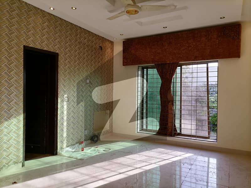 House For Grabs In 1 Kanal Lahore