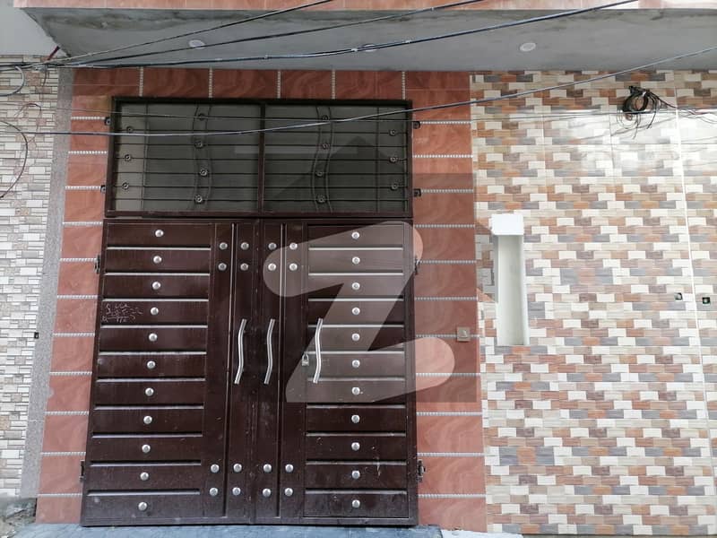 مُعیز ٹاؤن ہربنس پورہ لاہور میں 3 کمروں کا 2 مرلہ مکان 54 لاکھ میں برائے فروخت۔