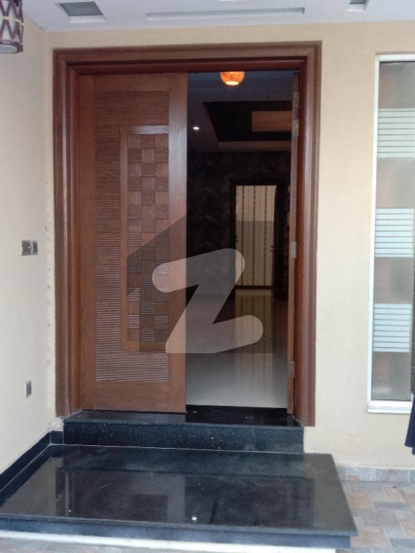 ڈی ایچ اے فیز 5 ڈیفنس (ڈی ایچ اے) لاہور میں 3 کمروں کا 7 مرلہ مکان 1.1 لاکھ میں کرایہ پر دستیاب ہے۔