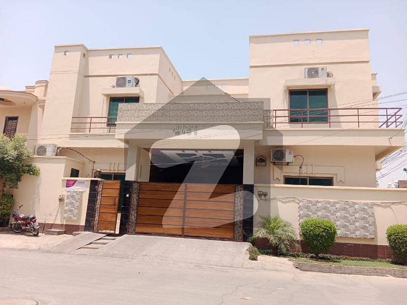 Beautiful New American Style Double Portion Double Storey Luxurious House For Sale