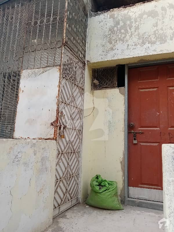 حیدری کراچی میں 4 کمروں کا 4 مرلہ فلیٹ 22.5 لاکھ میں برائے فروخت۔