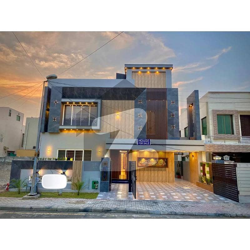 A PRIME LOCATION 10 MARLA HOUSE FOR SALE IN CHAMBELLI BLOCK SECTOR C BAHRIA TOWN LAHORE