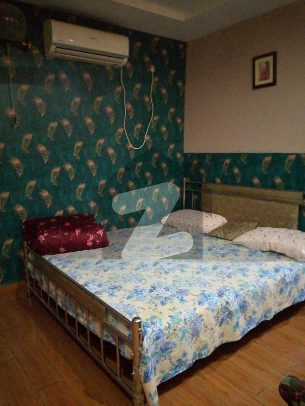 Johar Town 6 Marla flat for sale fully furnished