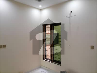 In Madina Colony 563 Square Feet House For Rent