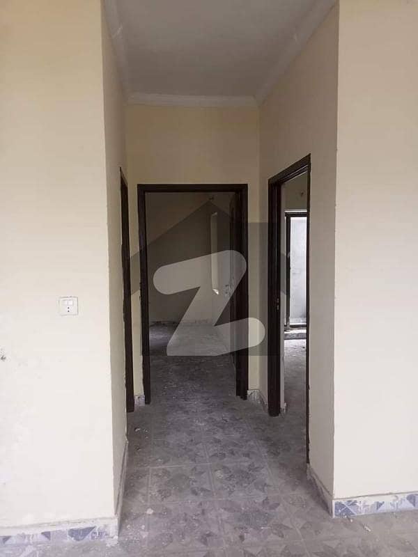 خیابانِ امین ۔ بلاک ایل خیابانِ امین لاہور میں 2 کمروں کا 5 مرلہ فلیٹ 38 لاکھ میں برائے فروخت۔