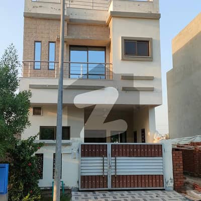 3.56 Marla House Available For Rent In Dream Gardens Lahore