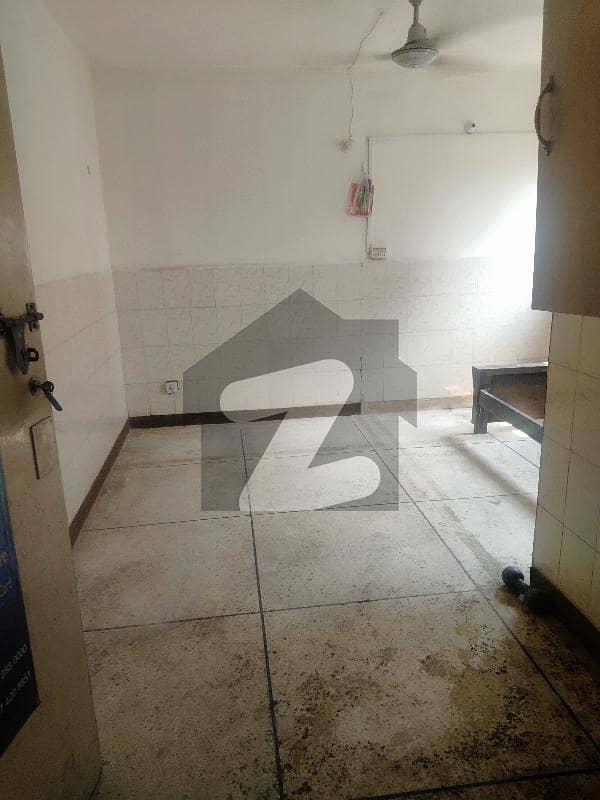 Room Attached Bath At Best Location In Barkat Market
