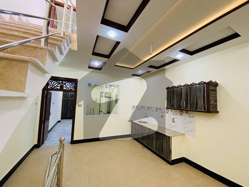 جی ٹی روڈ پشاور میں 4 کمروں کا 3 مرلہ مکان 1.6 کروڑ میں برائے فروخت۔