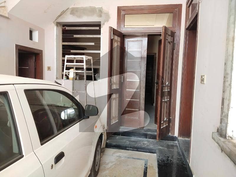 الحرام کے ایگزیکٹو ولاز جہانگی والا روڈ بہاولپور میں 6 کمروں کا 5 مرلہ مکان 1.2 کروڑ میں برائے فروخت۔
