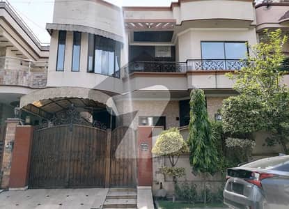 10 Marla House For Sale in Wapda Town Gujranwala Block-B4